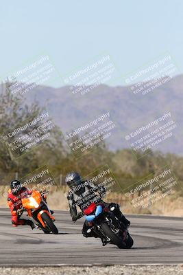 media/Dec-01-2025-Moto Forza (Mon) [[2daa91e15f]]/3-Beginner Group/Session 3 (Turn 3)/